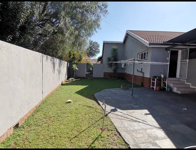 4 BEDROOM HOUSE FOR SALE IN VAALPARK